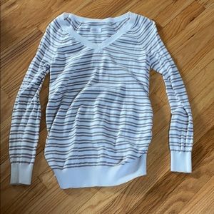 Old Navy Maternity Sweater size small